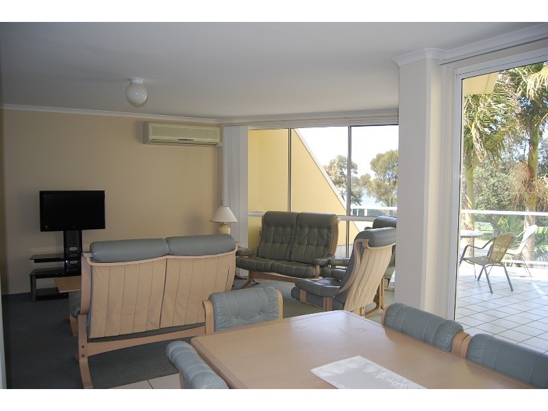 4 641 Esplanade, Lakes Entrance VIC 3909