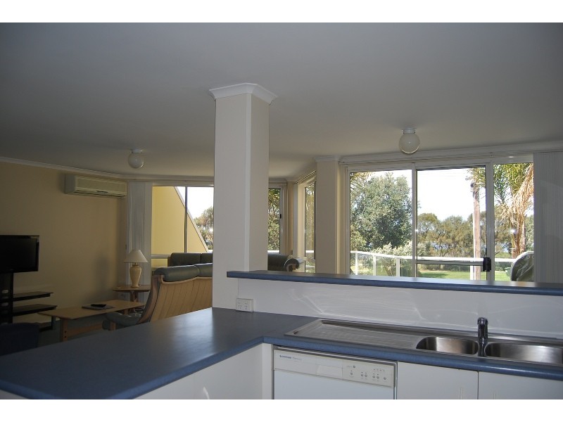 4 641 Esplanade, Lakes Entrance VIC 3909