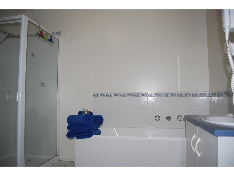 4 641 Esplanade, Lakes Entrance VIC 3909