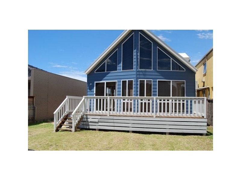 118 Marine Parade, Lakes Entrance VIC 3909