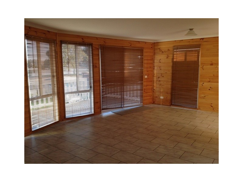 118 Marine Parade, Lakes Entrance VIC 3909