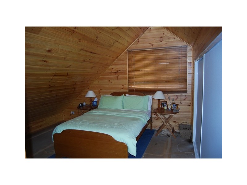 118 Marine Parade, Lakes Entrance VIC 3909