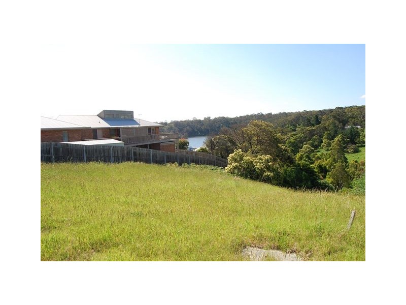 8 The Balcony, Lakes Entrance VIC 3909