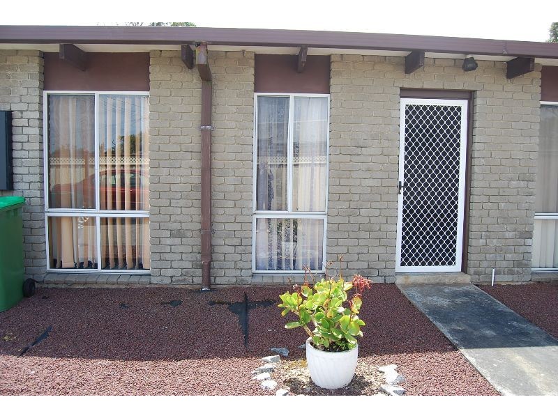 1/12 Clarkes Road, Lakes Entrance VIC 3909