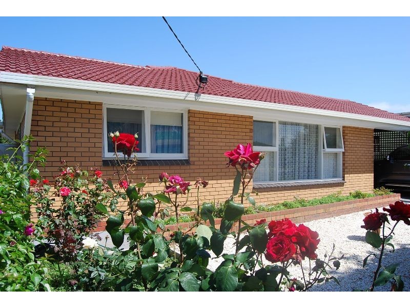 7 Bowler Street, Lakes Entrance VIC 3909