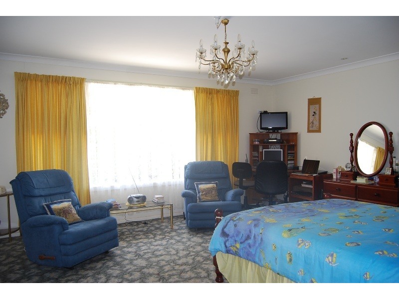 7 Bowler Street, Lakes Entrance VIC 3909