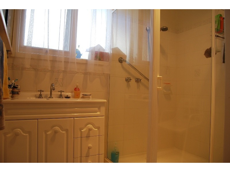 7 Bowler Street, Lakes Entrance VIC 3909