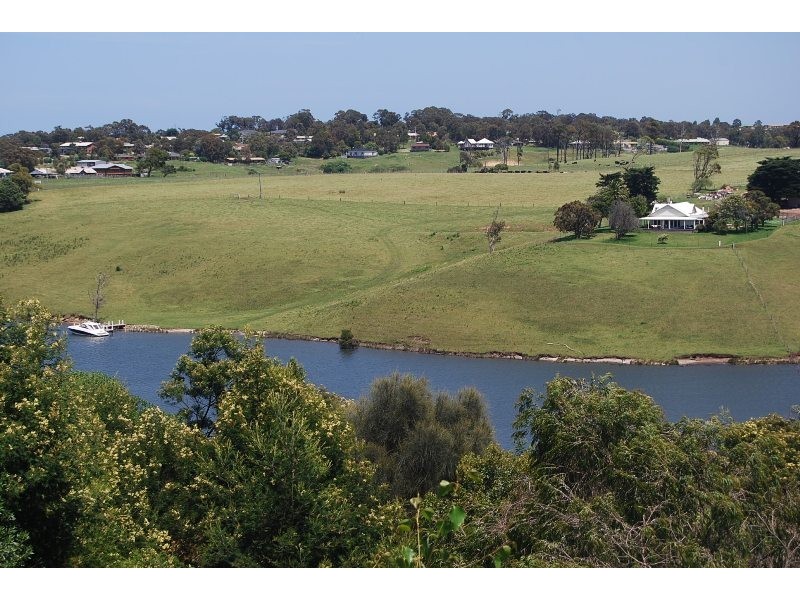 17 Nautilus Way, Lakes Entrance VIC 3909