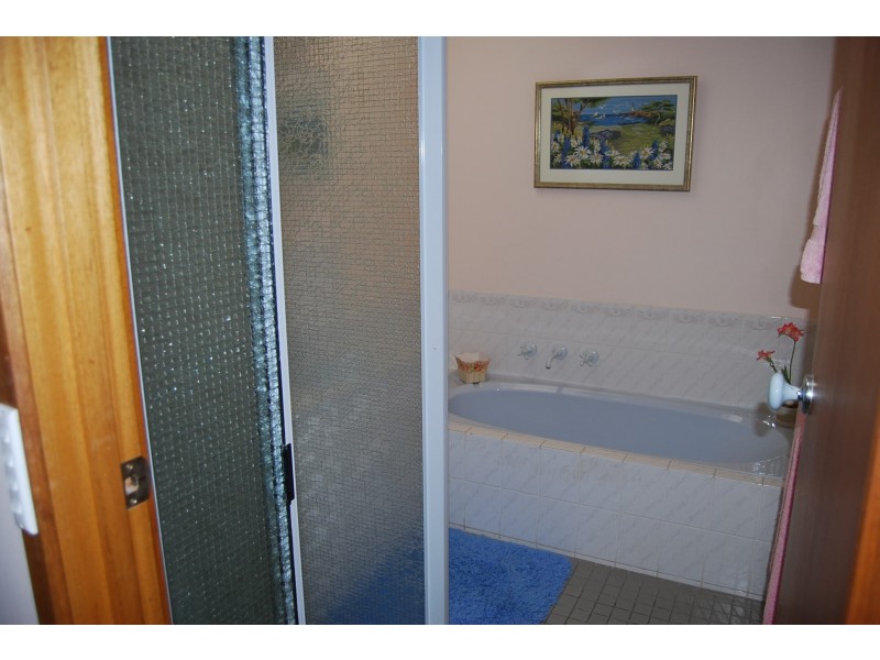 1/58 Coates Road, Lakes Entrance VIC 3909