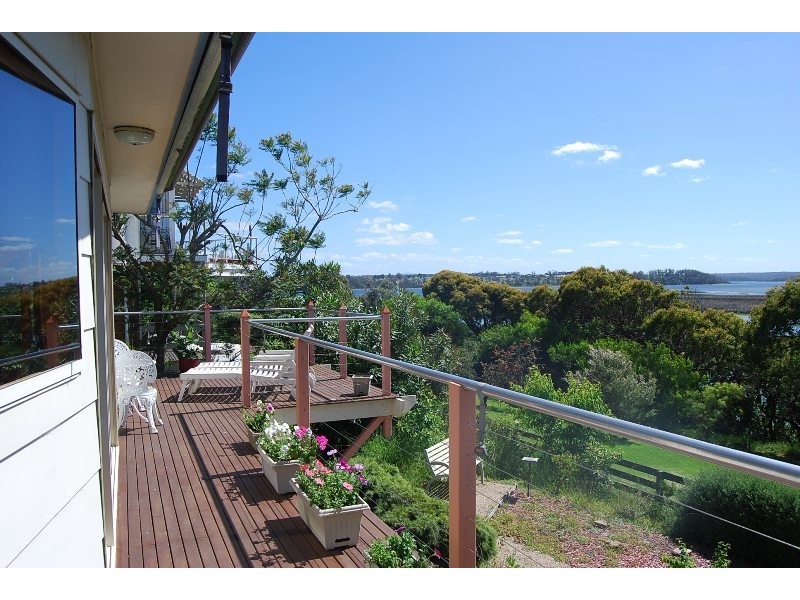 62 Lakeside Drive, Lake Tyers Beach VIC 3909