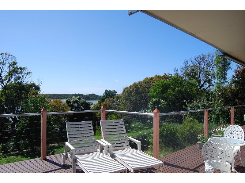 62 Lakeside Drive, Lake Tyers Beach VIC 3909