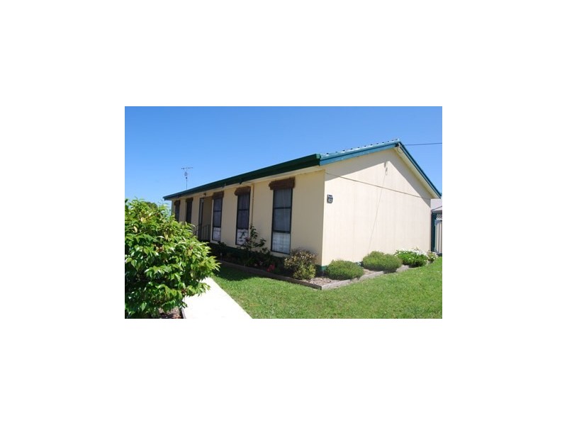 14 Archer Court, Lakes Entrance VIC 3909