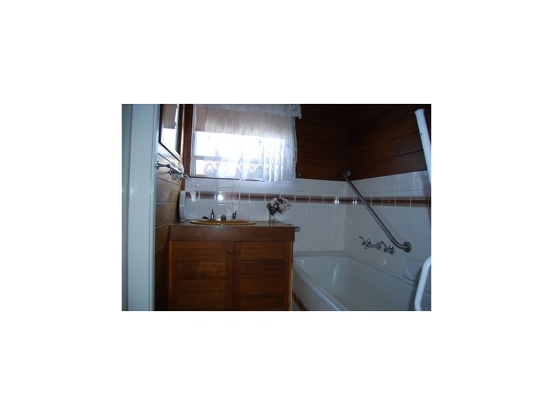 14 Archer Court, Lakes Entrance VIC 3909