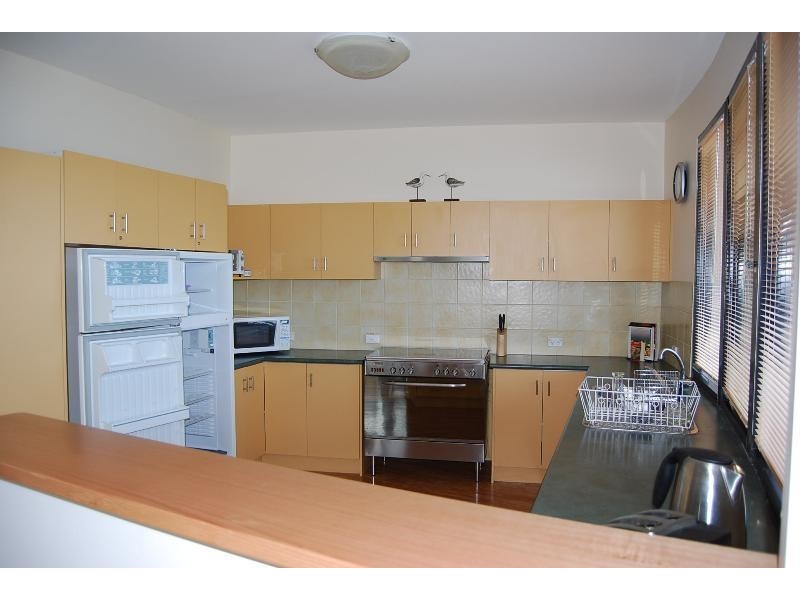 Apartment 1/12 Clara Street, Lakes Entrance VIC 3909