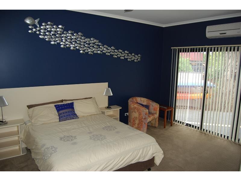 Apartment 1/12 Clara Street, Lakes Entrance VIC 3909