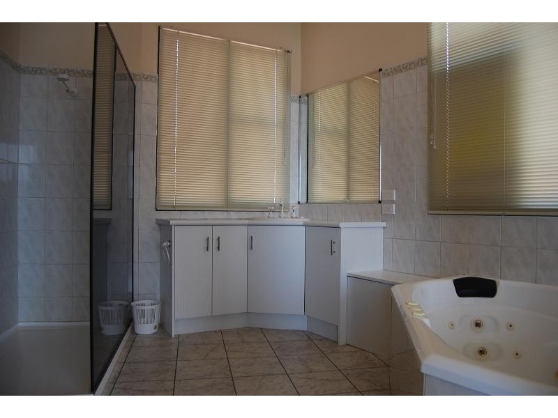 Apartment 1/12 Clara Street, Lakes Entrance VIC 3909