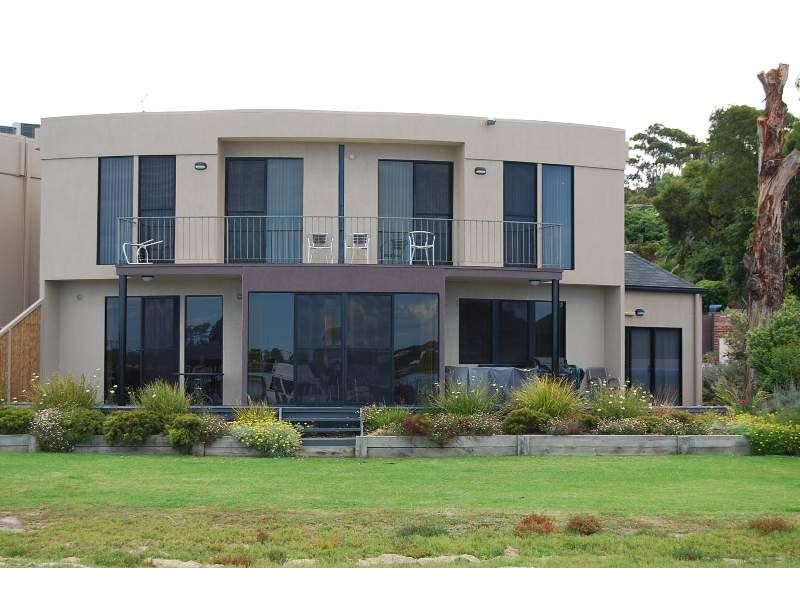 Apartment 1/12 Clara Street, Lakes Entrance VIC 3909