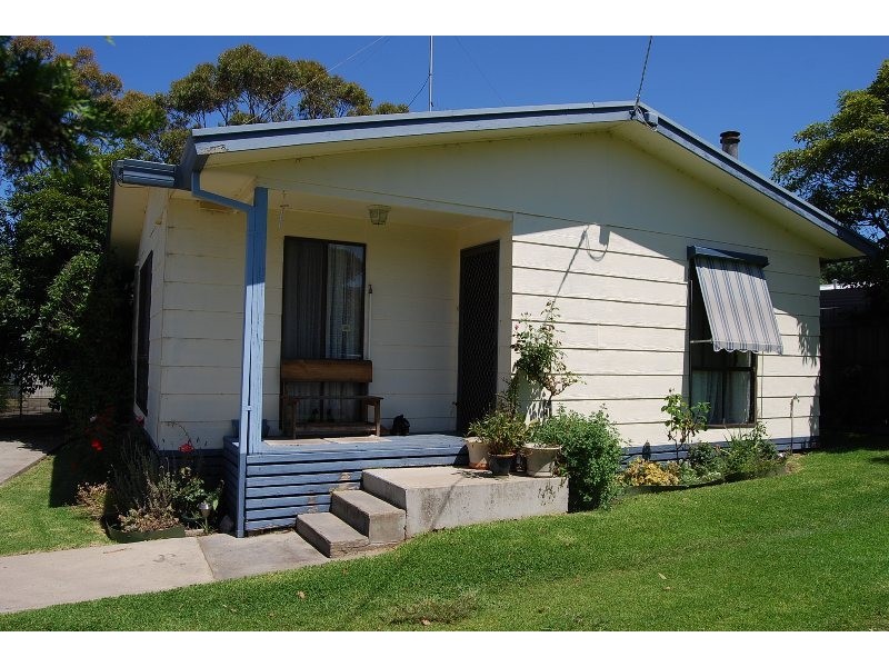 4 Campbell Grove, Lake Bunga VIC 3909