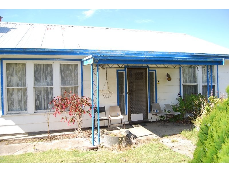 90 Robertsons Road, Kalimna West VIC 3909