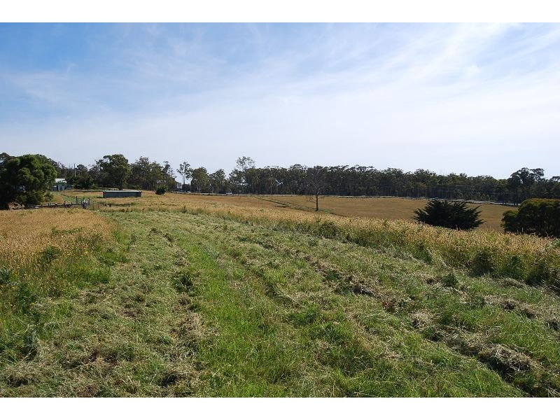 90 Robertsons Road, Kalimna West VIC 3909