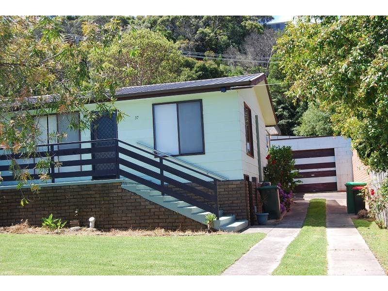 37 Robin Street, Lakes Entrance VIC 3909