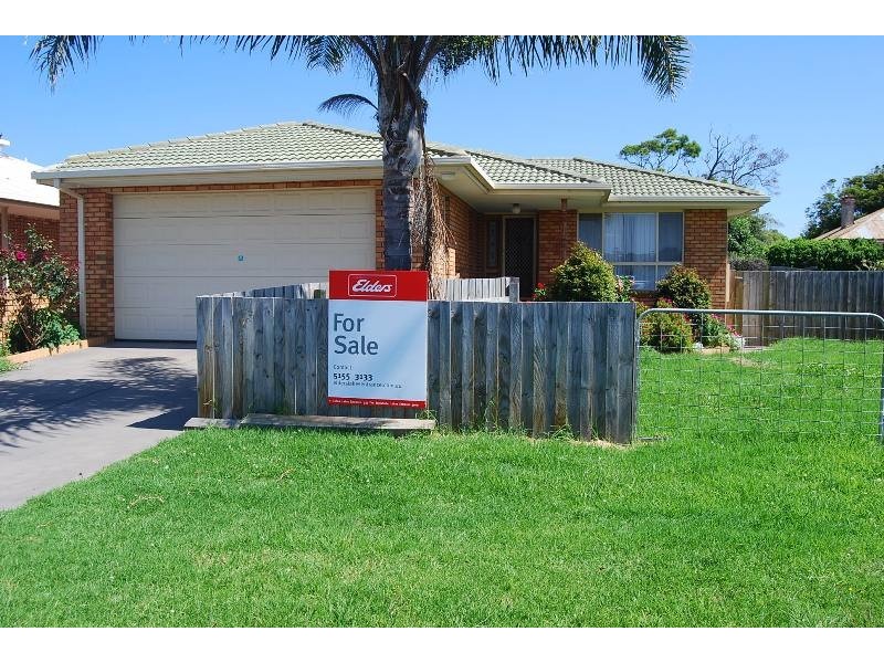 22 Rowe, Lakes Entrance VIC 3909