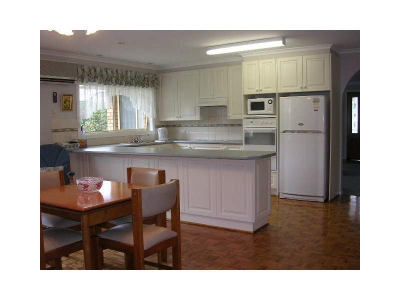 22 Rowe, Lakes Entrance VIC 3909