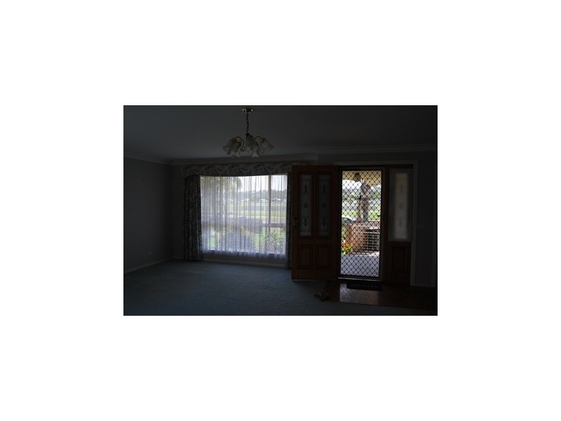 22 Rowe, Lakes Entrance VIC 3909