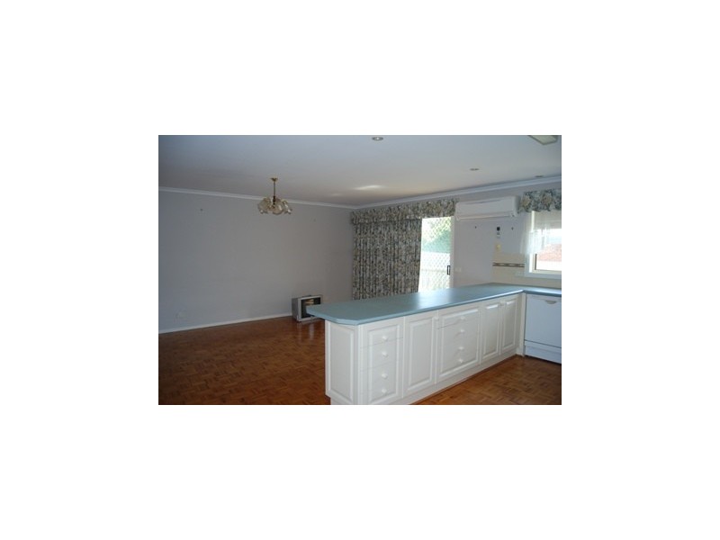 22 Rowe, Lakes Entrance VIC 3909