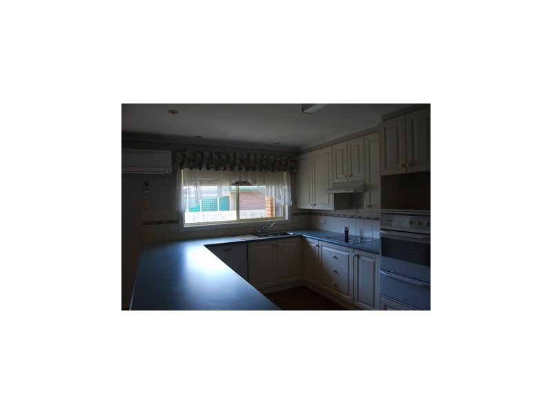 22 Rowe, Lakes Entrance VIC 3909