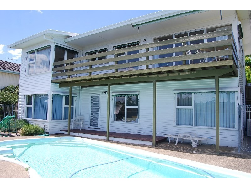 24 Ferndale Parade, Lakes Entrance VIC 3909