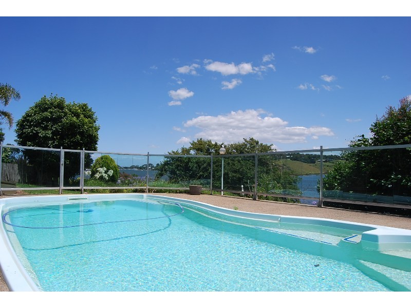 24 Ferndale Parade, Lakes Entrance VIC 3909