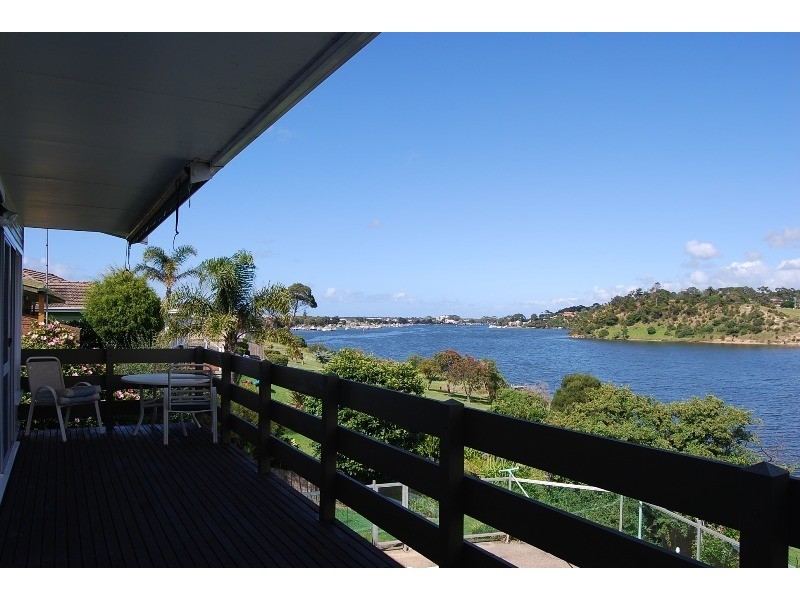 24 Ferndale Parade, Lakes Entrance VIC 3909