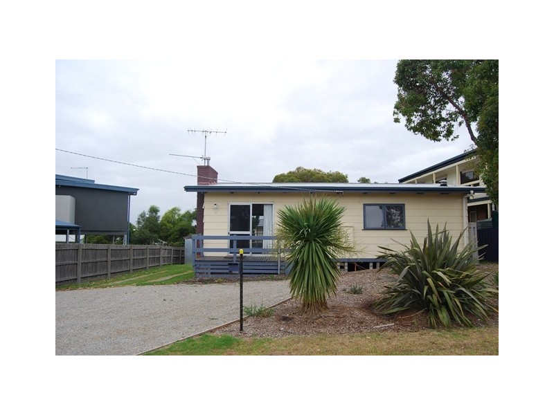 19 Hillcrest Way, Lakes Entrance VIC 3909