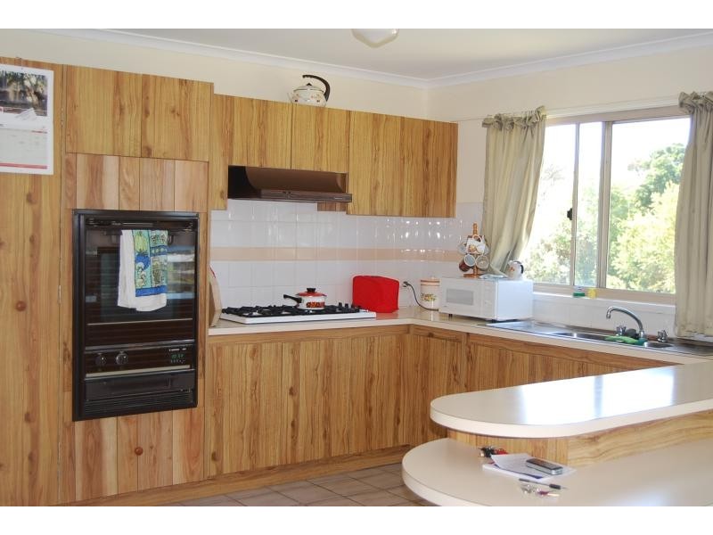 3 Doyle Court, Lakes Entrance VIC 3909