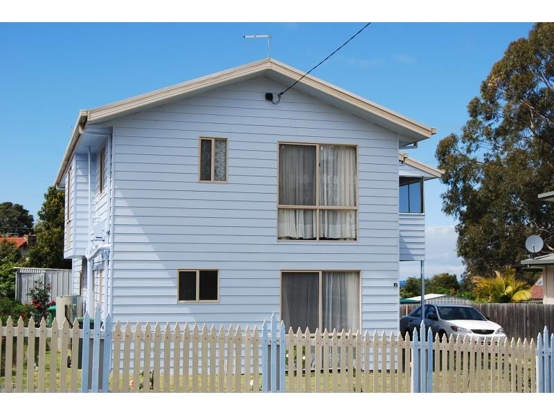 3 Doyle Court, Lakes Entrance VIC 3909