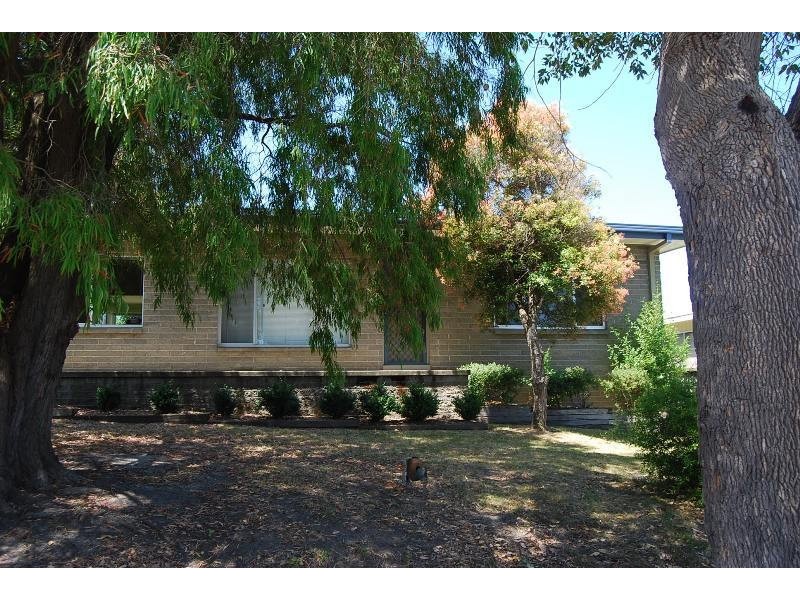 16  George Street, Lakes Entrance VIC 3909