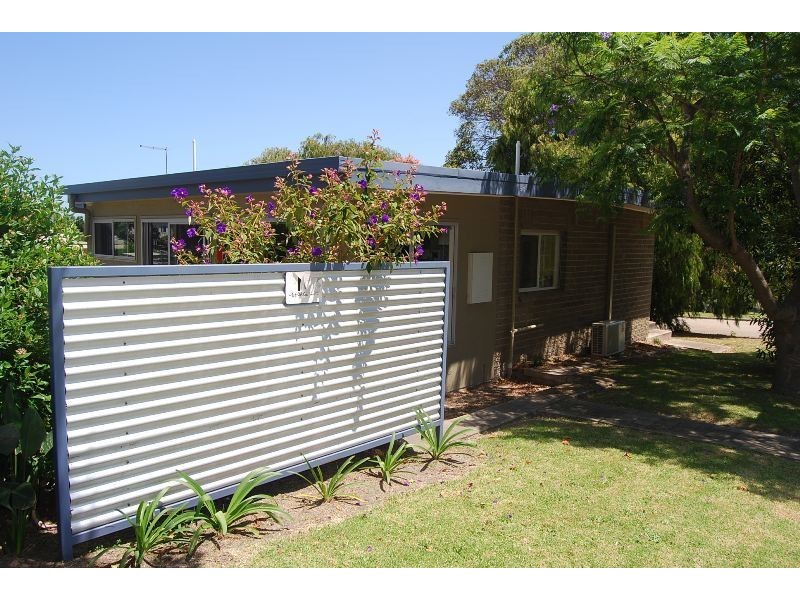 16  George Street, Lakes Entrance VIC 3909