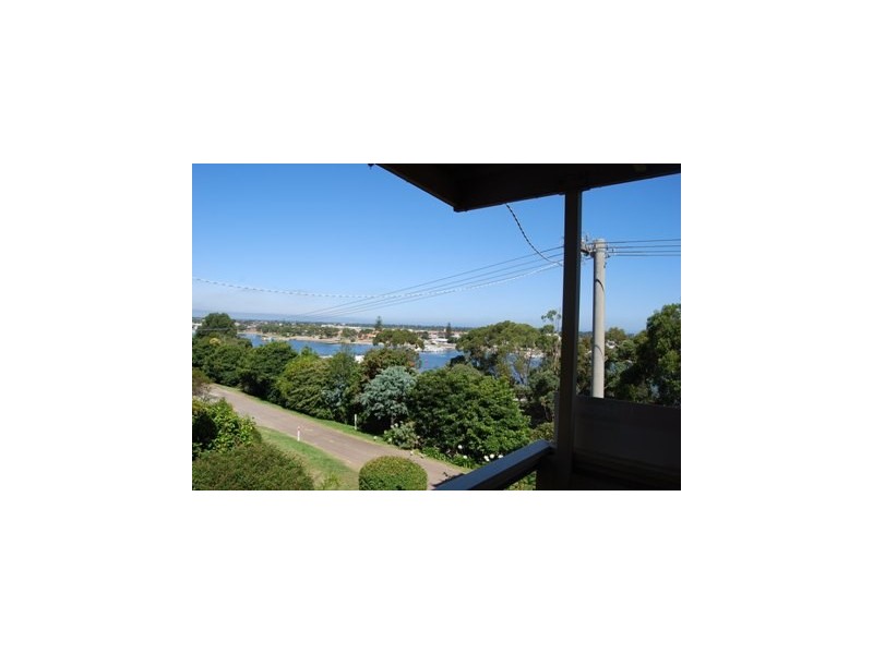 1 Clara Street, Lakes Entrance VIC 3909