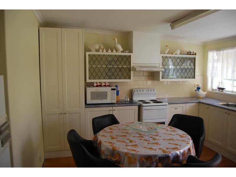 18 Hunter Street, Lakes Entrance VIC 3909