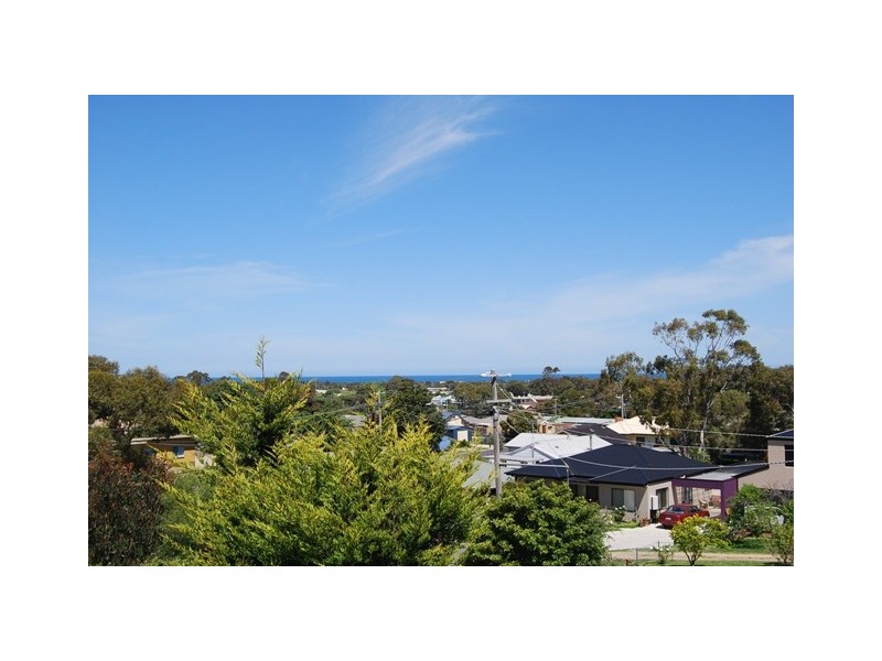 5 Outlook Avenue, Lakes Entrance VIC 3909