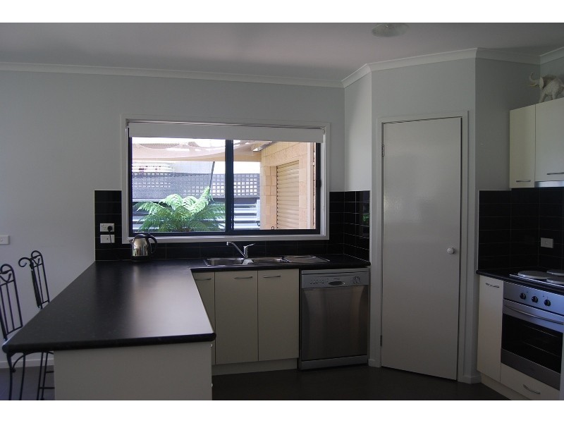 47 Eastern Beach Road, Lakes Entrance VIC 3909