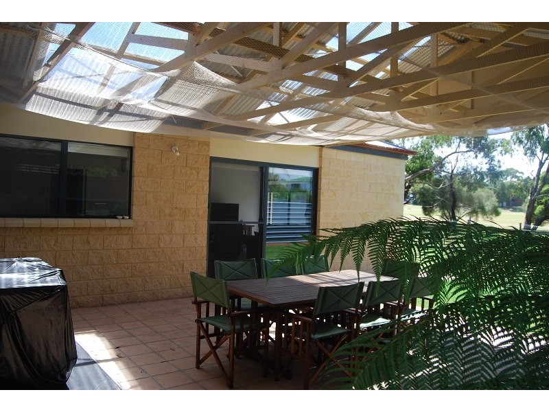 47 Eastern Beach Road, Lakes Entrance VIC 3909