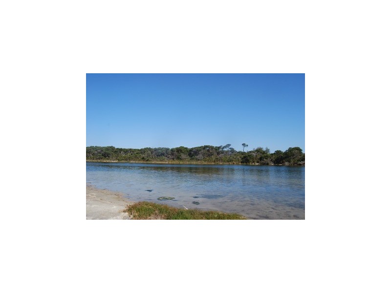 TP560911 Barrier Landing, Lakes Entrance VIC 3909