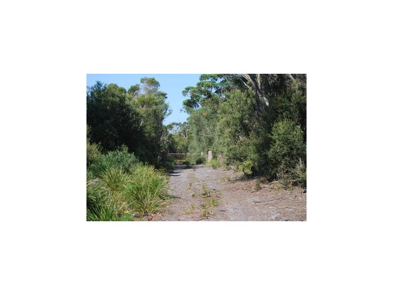 TP560911 Barrier Landing, Lakes Entrance VIC 3909