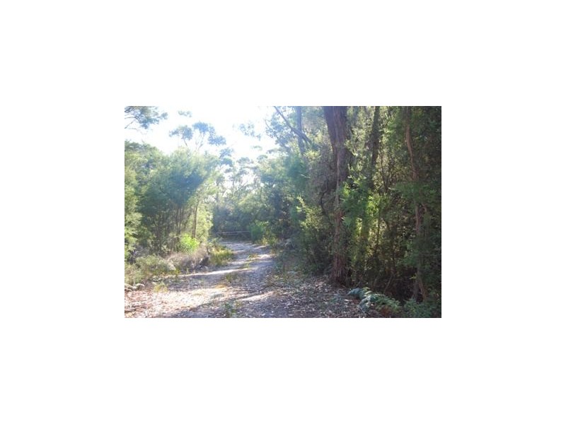 TP560911 Barrier Landing, Lakes Entrance VIC 3909