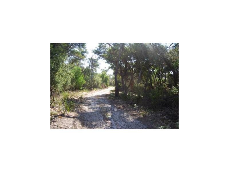 TP560911 Barrier Landing, Lakes Entrance VIC 3909