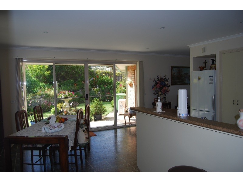 9 Clematis Court, Lakes Entrance VIC 3909