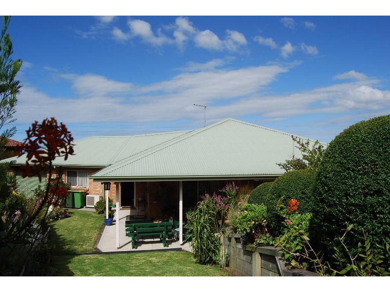 9 Clematis Court, Lakes Entrance VIC 3909