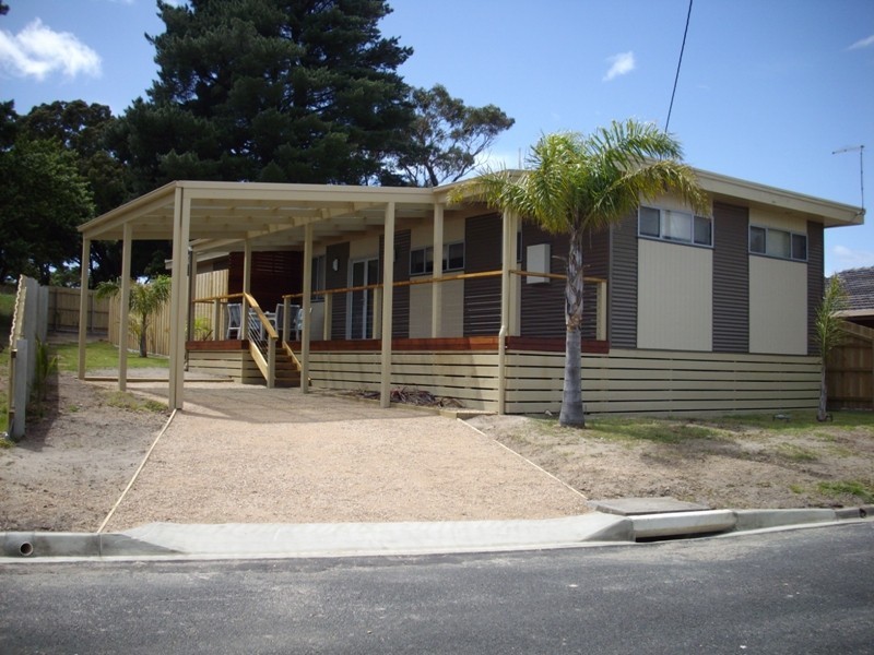 1/13 New Street, Lakes Entrance VIC 3909